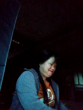 Snapshot of Ava-120 chatting on 03/11/26, 11:43 Ava-120 online show from 03/11/26, 11:43