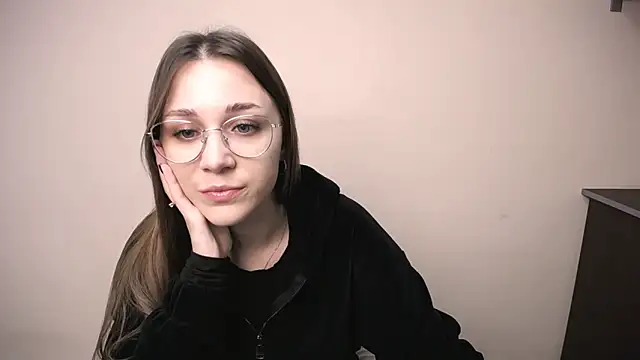 MillaTems  online show from 11/21/25, 10:03