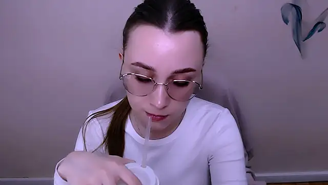 MillaTems  online show from 04/06/26, 10:49