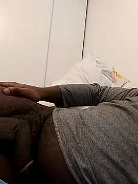 Snapshot of blackmec0 chatting on 11/17/25, 09:46 blackmec0 online show from 11/17/25, 09:46