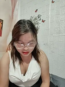 Snapshot of Cover-baa chatting on 07/15/26, 02:35 Cover-baa online show from 07/15/26, 02:35