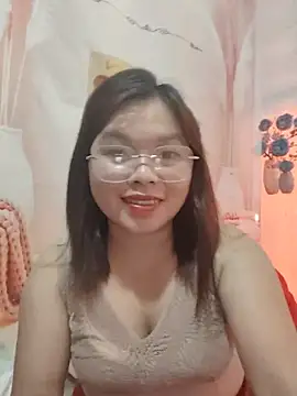 Snapshot of Cover-baa chatting on 07/05/26, 12:15 Cover-baa online show from 07/05/26, 12:15