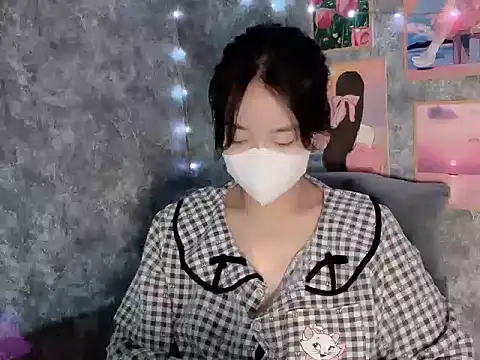 Hellen2999 online show from 12/04/25, 01:59