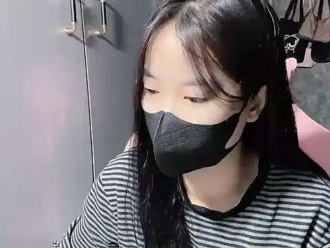 Hellen2999 online show from 12/18/25, 03:22