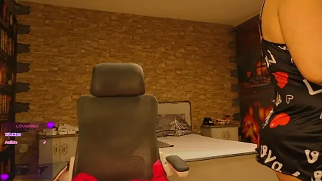 LeillaaX online show from 04/07/26, 06:15