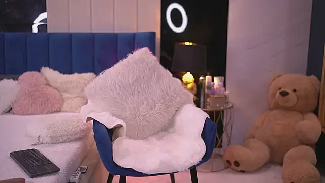 XenaBloom online show from 11/28/25, 04:12