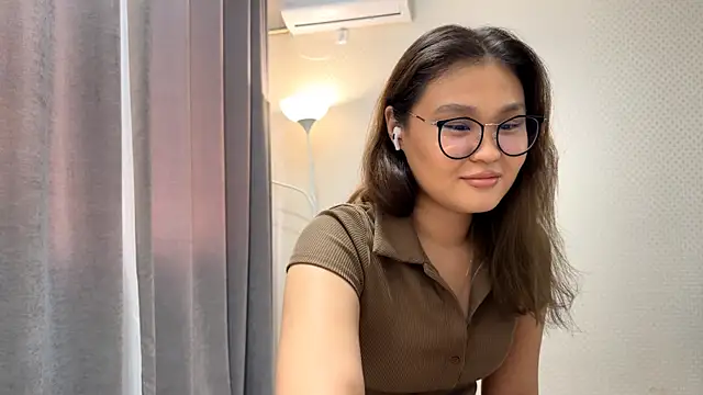 HoneyKitsu online show from 11/20/25, 09:10