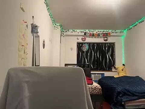 tinydaisy21 online show from 11/18/25, 02:59