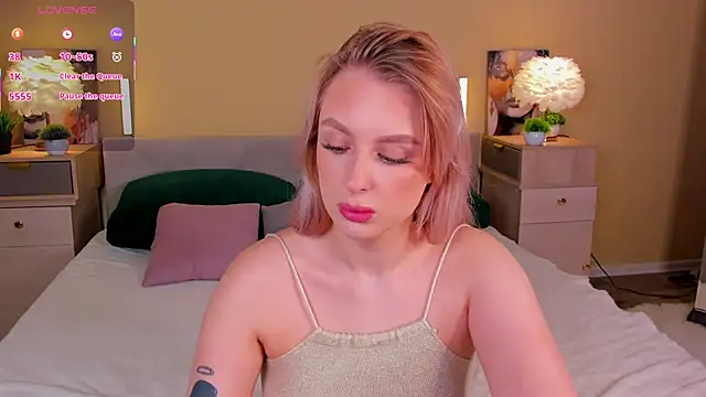 Snapshot of KiraRuiz chatting on 02/03/26, 01:05 KiraRuiz online show from 02/03/26, 01:05