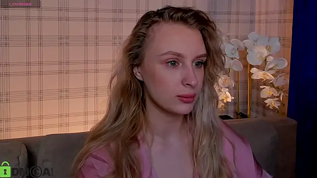 Snapshot of KiraRuiz chatting on 02/28/26, 12:43 KiraRuiz online show from 02/28/26, 12:43