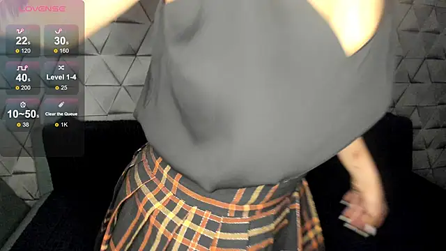  henTaigiRl  online show from 11/29/25, 11:54