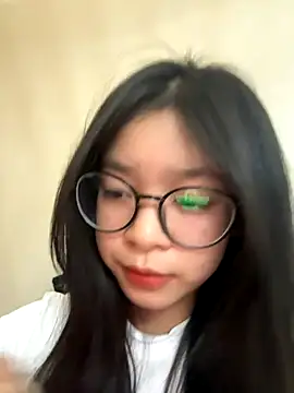 Snapshot of mau155_ chatting on 11/20/25, 12:28 mau155 online show from 11/20/25, 12:28