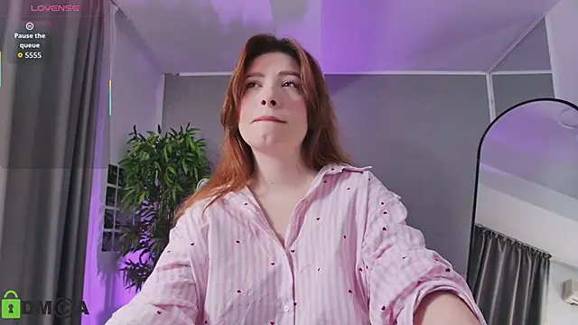 Snapshot of AmberRosewood chatting on 01/19/26, 04:27 AmberRosewood online show from 01/19/26, 04:27