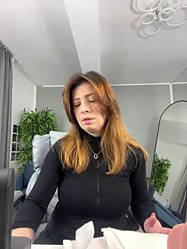 Snapshot of AmberRosewood chatting on 02/26/26, 04:56 AmberRosewood online show from 02/26/26, 04:56