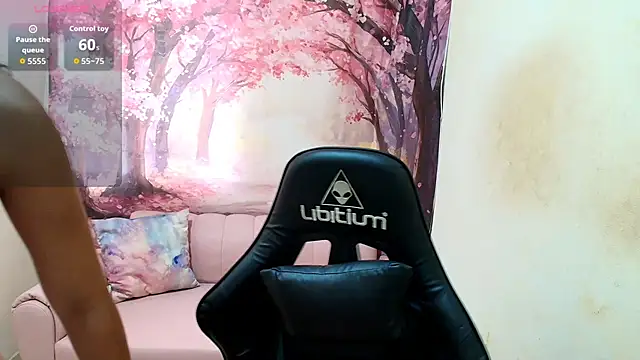 Emma latinasexy18 online show from 11/20/25, 05:57