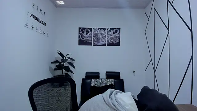 James Adams 01 online show from 12/04/25, 12:37