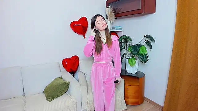 AngelesBenitz online show from 02/13/26, 07:08