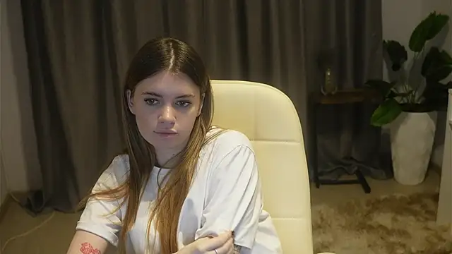 AngelesBenitz online show from 11/19/25, 01:44