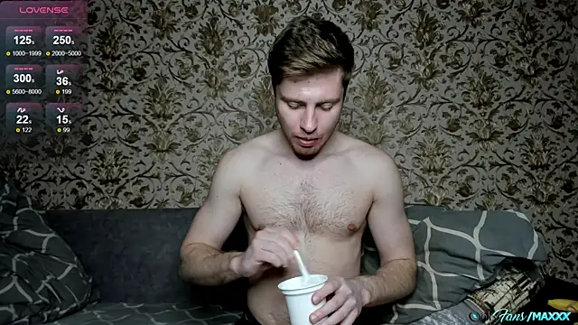 Snapshot of Maxhornyblondieman chatting on 05/01/26, 06:35 Maxhornyblondieman online show from 05/01/26, 06:35