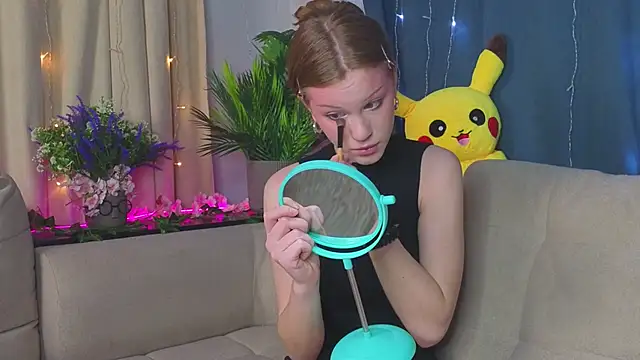 KarieBowery online show from 12/04/25, 07:57