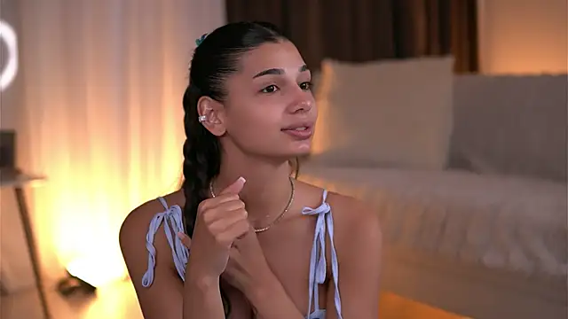 Snapshot of LuvCaprice chatting on 06/19/26, 02:45 LuvCaprice online show from 06/19/26, 02:45