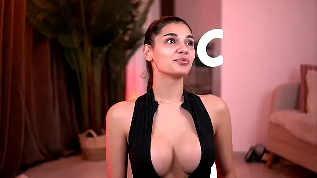 LuvCaprice online show from 12/18/25, 09:25