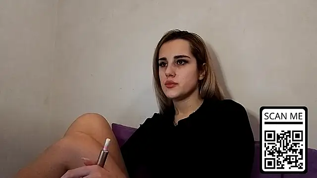 Snapshot of HotMusex chatting on 12/15/25, 11:38 HotMusex online show from 12/15/25, 11:38