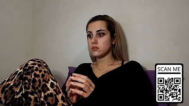 Snapshot of HotMusex chatting on 12/22/25, 01:33 HotMusex online show from 12/22/25, 01:33