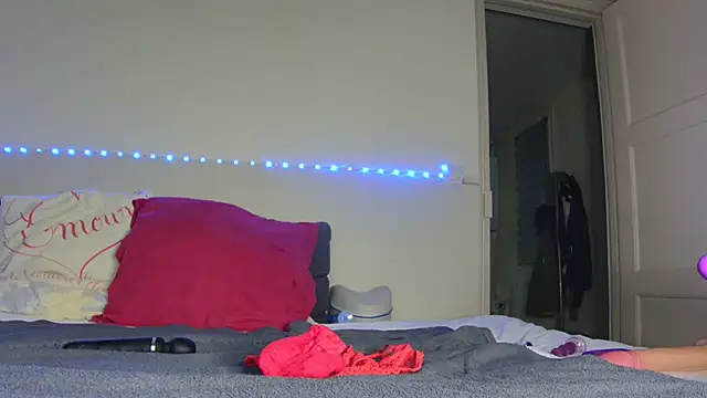 Tini squirt online show from 11/26/25, 09:37