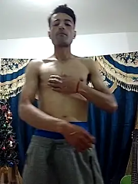 noah77  online show from 11/24/25, 02:11