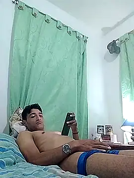 noah77  online show from 02/15/26, 01:39