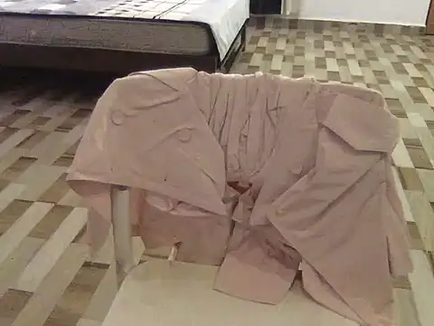 raveena hot online show from 03/19/26, 01:44