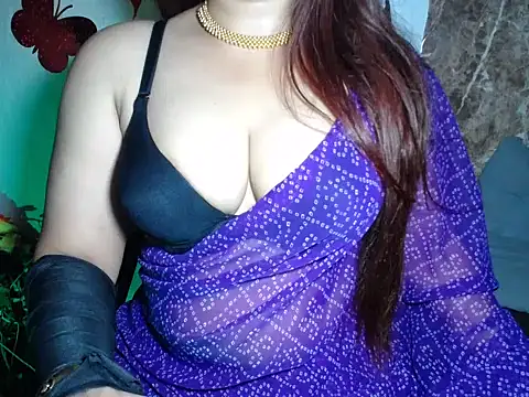 Snapshot of IndiianKriti chatting on 05/05/26, 04:15 IndiianKriti online show from 05/05/26, 04:15