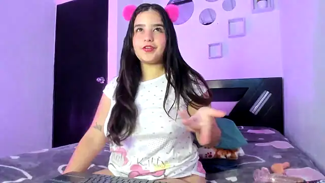 Babyhoney18 online show from 12/22/25, 07:36