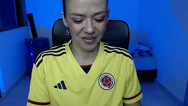 Annie Cervantez online show from 06/25/26, 04:54