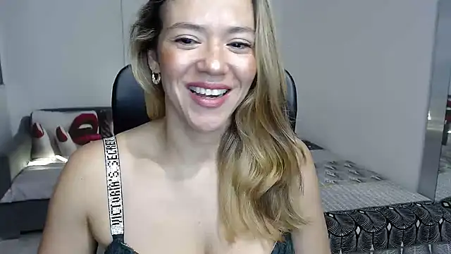 Snapshot of Annie_Cervantez chatting on 05/25/26, 06:12 Annie Cervantez online show from 05/25/26, 06:12