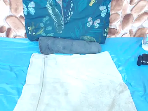 Lover Bear X online show from 12/22/25, 01:39