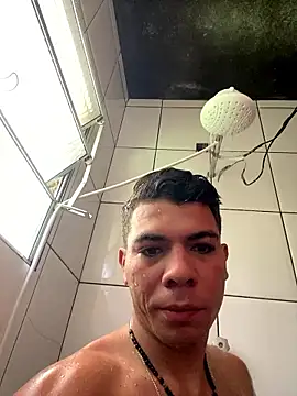 Snapshot of Martins2444 chatting on 01/10/26, 01:39 Martins2444 online show from 01/10/26, 01:39