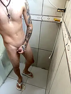 Snapshot of Martins2444 chatting on 11/27/25, 01:55 Martins2444 online show from 11/27/25, 01:55