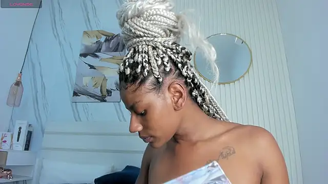 Afro Luna online show from 02/21/26, 10:39