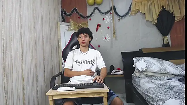 Snapshot of the_nugge chatting on 01/13/26, 12:53 the nugge online show from 01/13/26, 12:53