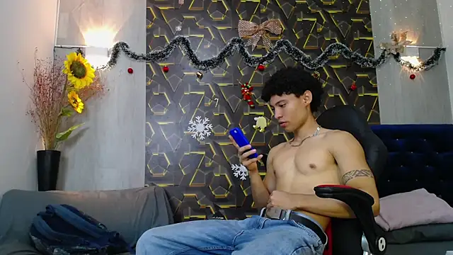 Snapshot of the_nugge chatting on 01/12/26, 01:40 the nugge online show from 01/12/26, 01:40