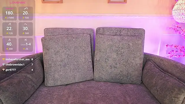 MeganLowell online show from 04/10/26, 07:10