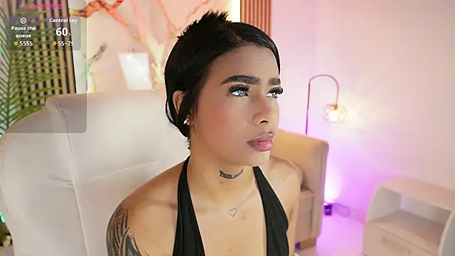 MeganLowell online show from 12/03/25, 07:13