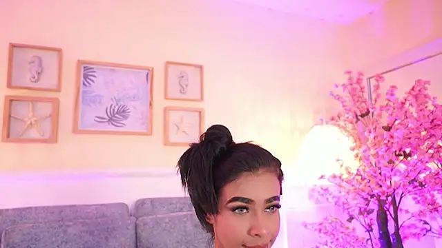 MeganLowell online show from 03/03/26, 06:59