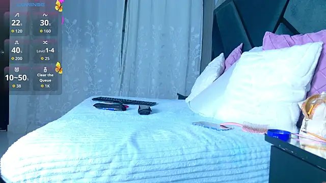 Snapshot of SofiaCopper chatting on 06/30/26, 11:43 SofiaCopper online show from 06/30/26, 11:43