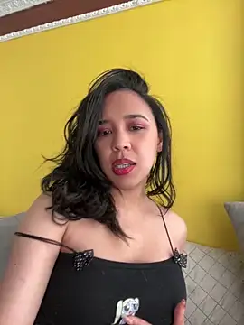 Esmerald 1111 online show from 03/25/26, 03:00