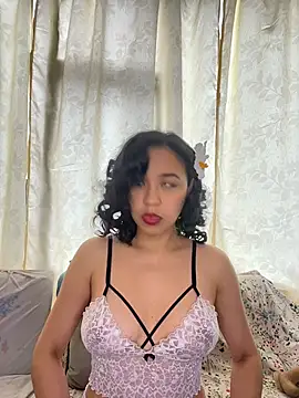 Snapshot of Esmerald_1111 chatting on 07/04/26, 01:26 Esmerald 1111 online show from 07/04/26, 01:26