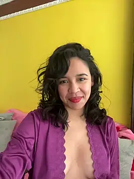 Esmerald 1111 online show from 02/19/26, 04:15