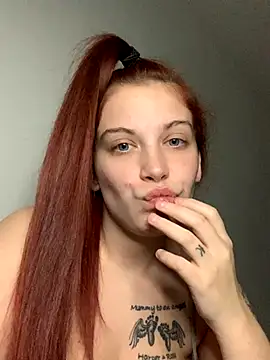 Curvy-little-red online show from 11/18/25, 11:26